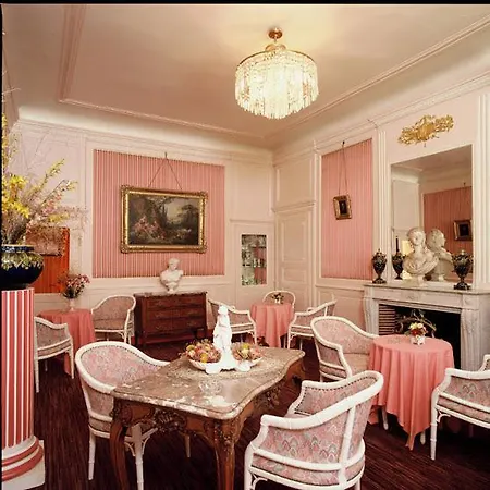 Hotel Chateau De Rigny 3*