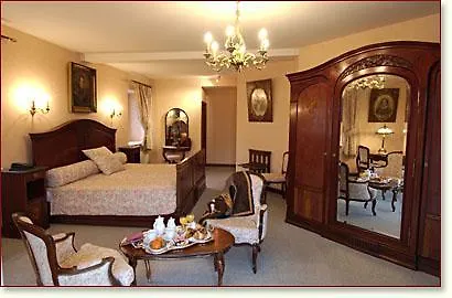 Hotel Chateau De Rigny 3*